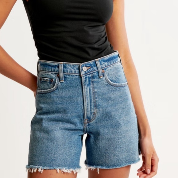 Abercrombie & Fitch Pants - Abercrombie & Fitch High Rise Dad Short sz. 8/29